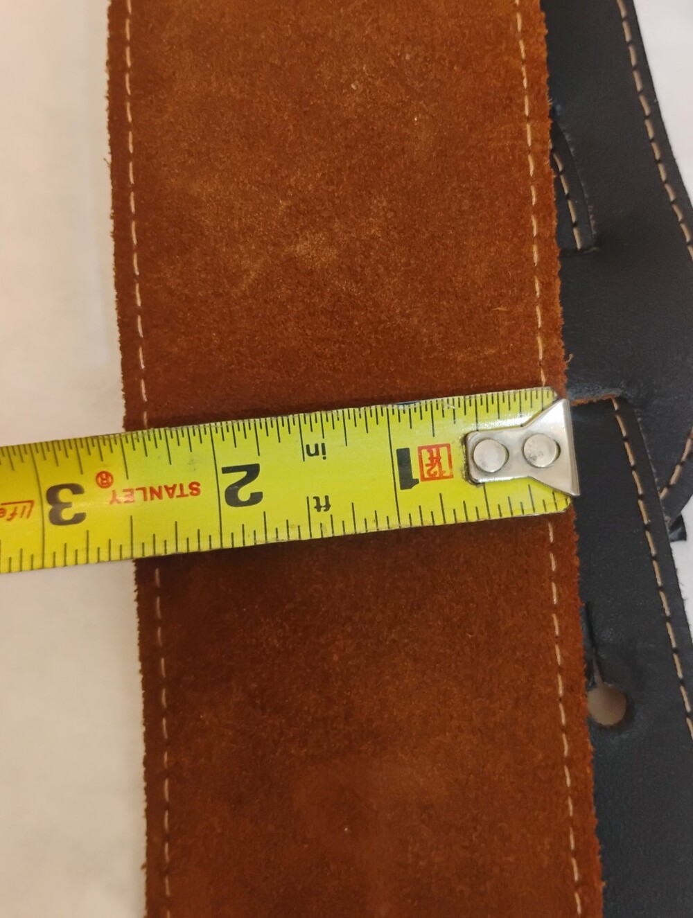 Levy’s And Perris Two Leather Guitar Straps - Picture 4 of 13